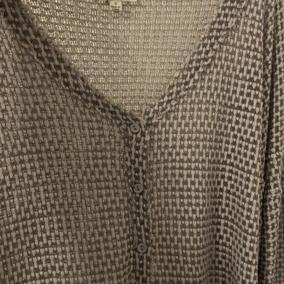 Umgee Tops Women Small Gray & Ivory Soft Boxy Hi Low Shirt Loose Waffle V Neck - Picture 9 of 9